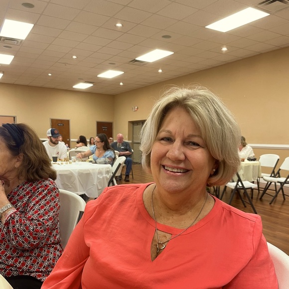 Meet your Posher, Alisa - Picture 1 of 1